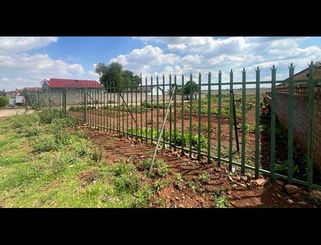 LAND FOR SALE IN SPRUIT VIEW